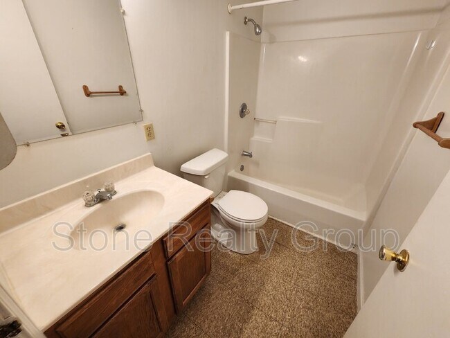 Building Photo - 440 S Gilbert St