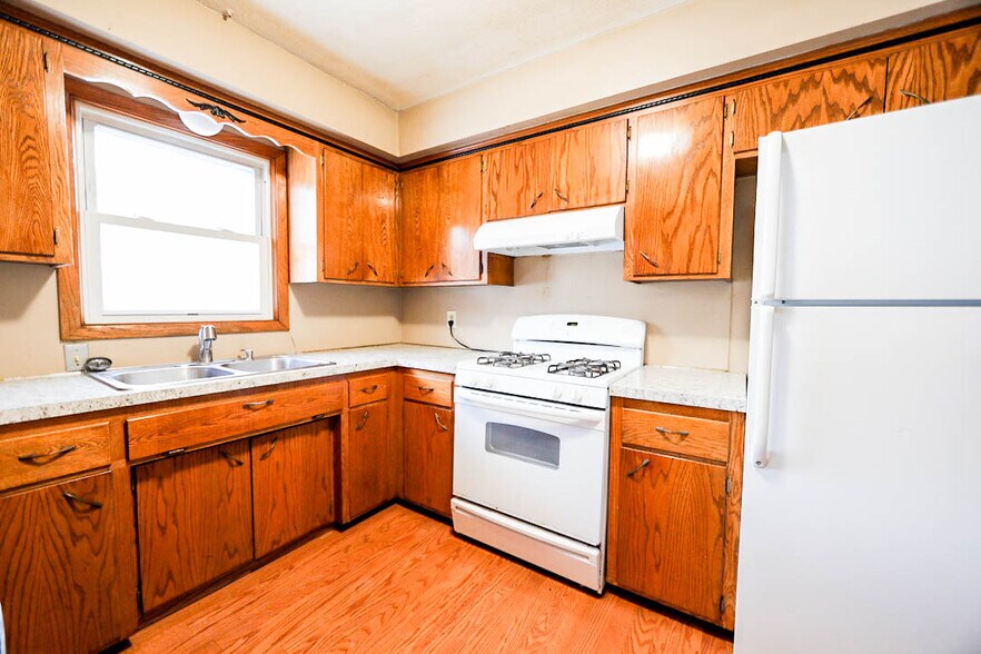 Kitchen (2) - 13113 Irving Ave S