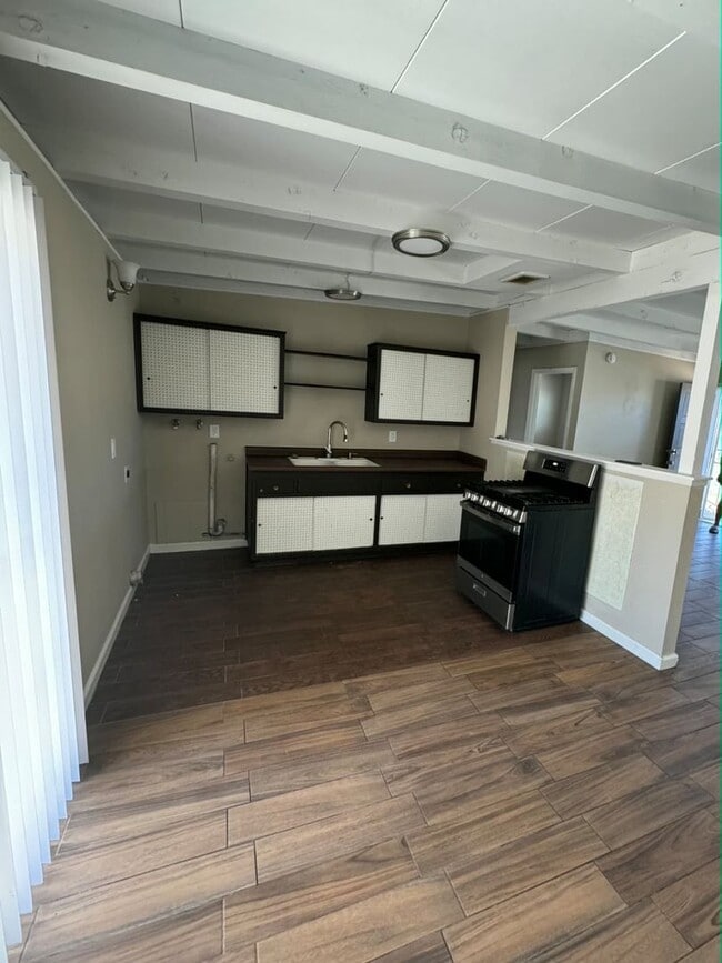 Building Photo - 1130 Mojave Dr