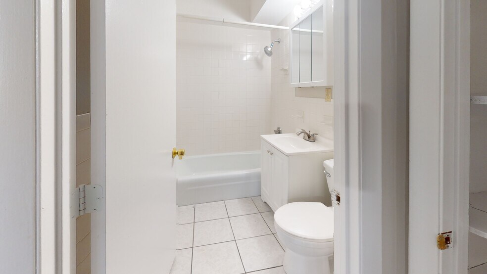 Building Photo - 50 Water St