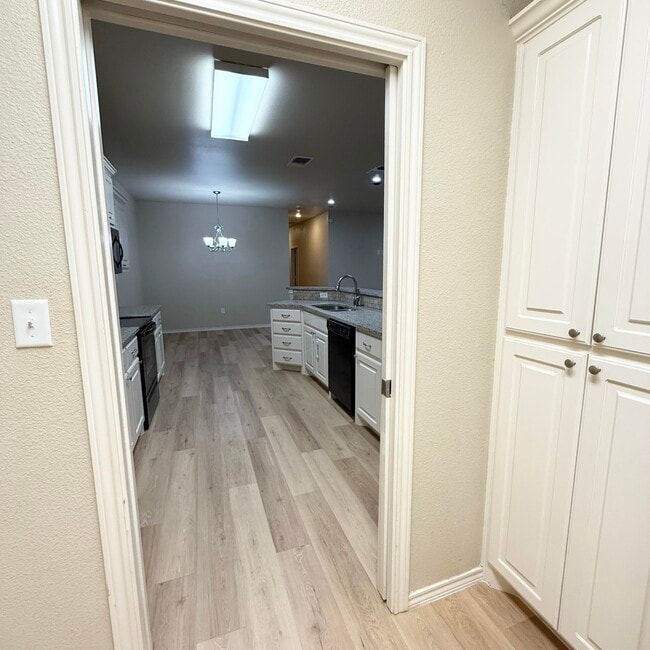 Building Photo - 1215 Preston Trails