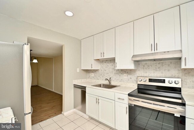 Building Photo - 2767 January Ct