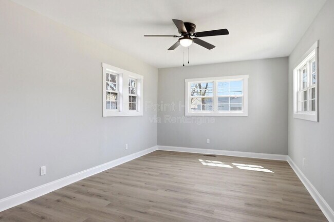 Building Photo - 2406 Kirby Ave