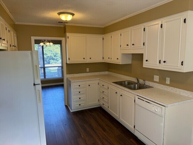 Building Photo - 3326 Quaker Springs Rd