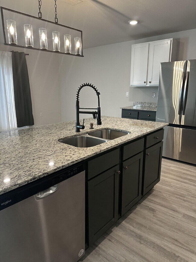 Building Photo - "Spacious 4-Bedroom Gem with 2.5 Baths in Panama City - Perfect Family Home with 1975 Sq Ft!"