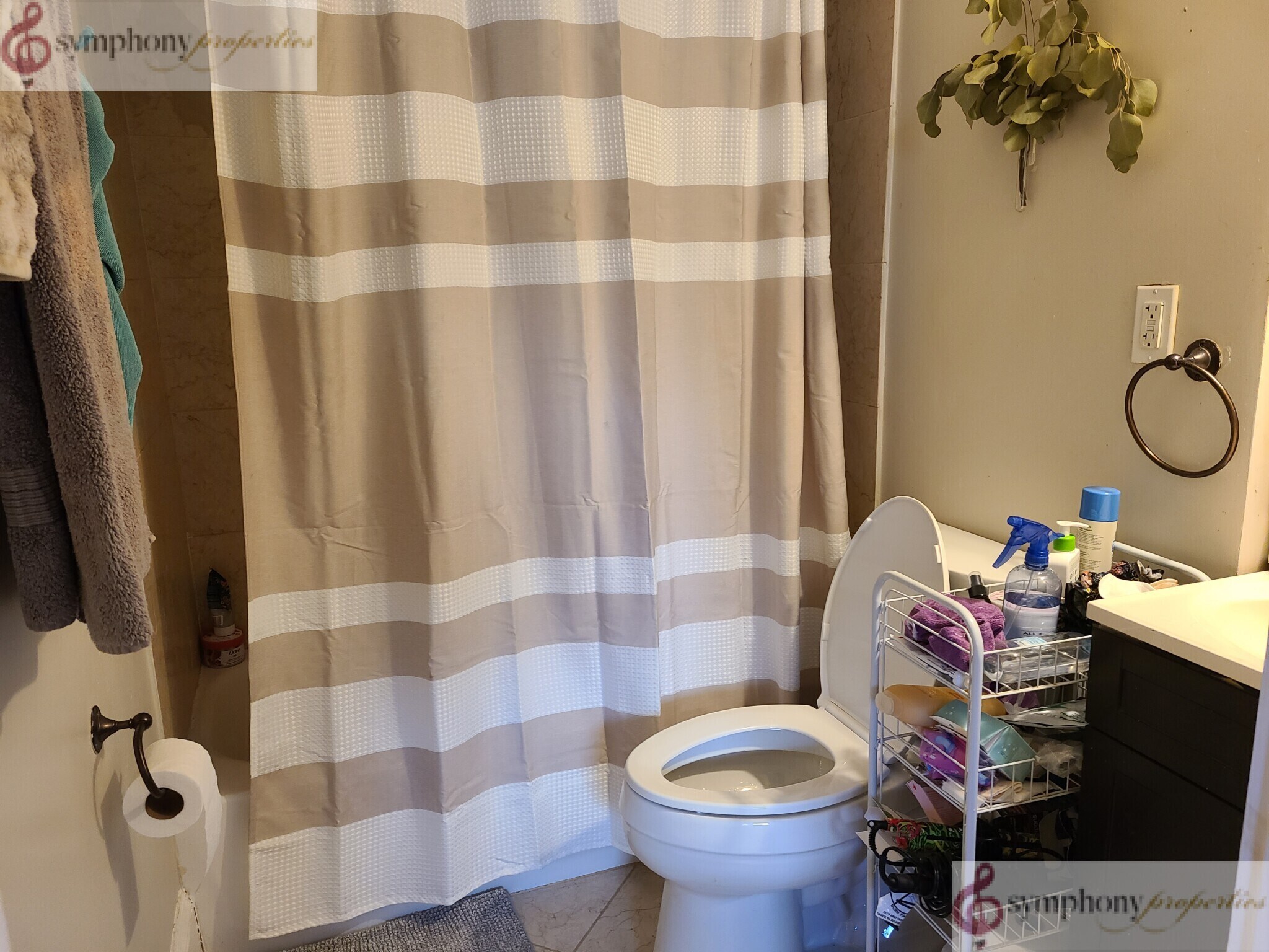 Building Photo - 715 Parker St