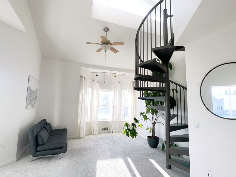 Building Photo - 135 Valencia St