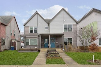Building Photo - Lovely 3 Bedroom 2.5 Bath Townhome Steps From The Monon!