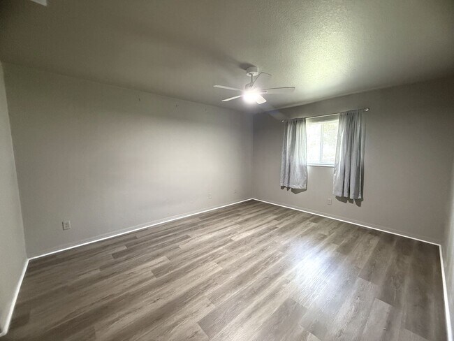 Building Photo - FIRST MONTH'S RENT FREE! STUNNING 4/2/2 IN NW CAPE!