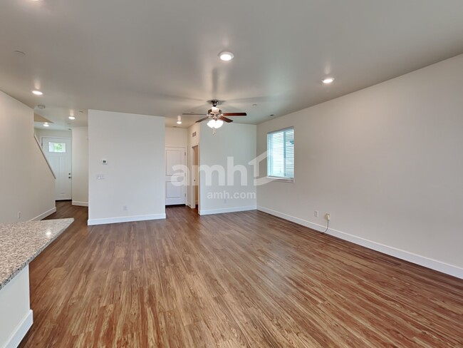 Building Photo - 13704 107th Ave Ct E