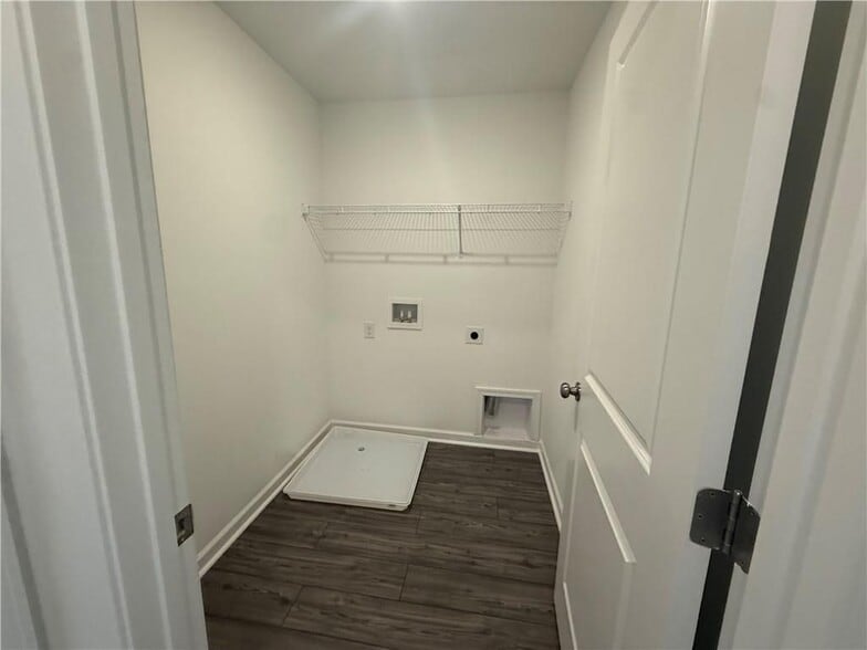 Building Photo - 6204 Kenbrook Dr