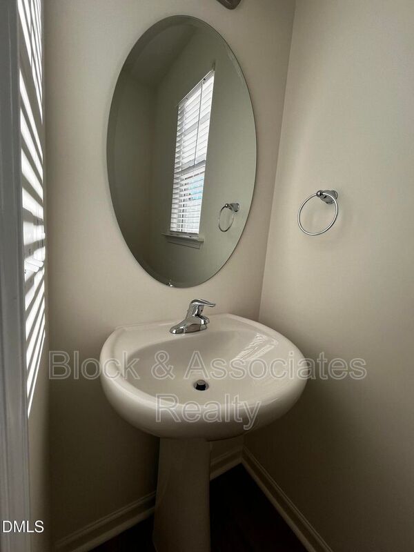 Building Photo - 1426 Cooper St