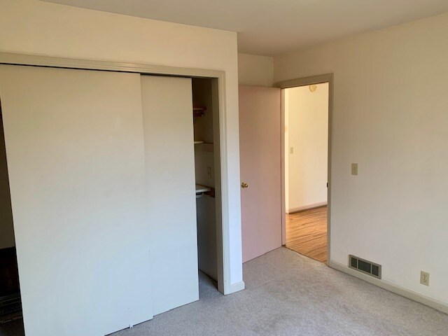 main floor bedroom closet - 1548 Panorama Dr