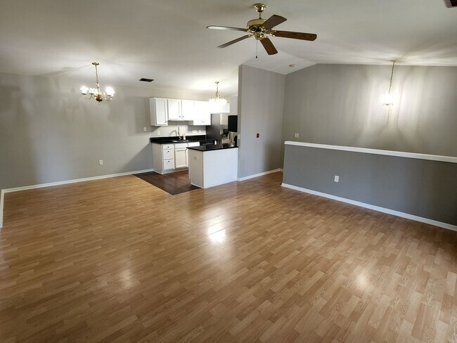 Building Photo - 3 bedroom Kenosha condo