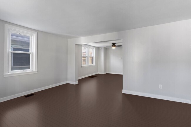 Building Photo - 113 River Ave