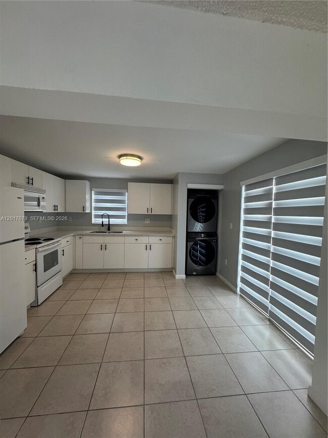 Building Photo - 20500 SW 114th Pl