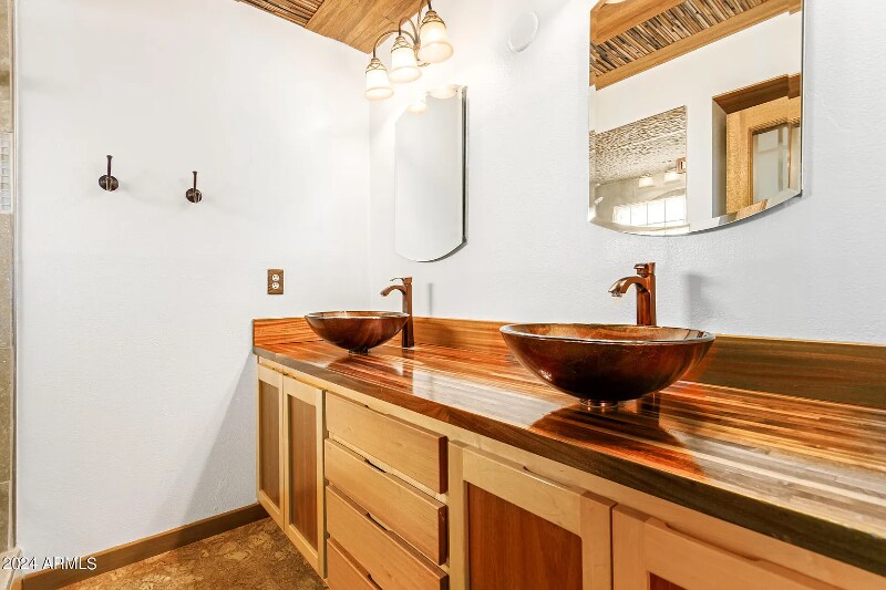 Building Photo - 12340 N 72nd Dr