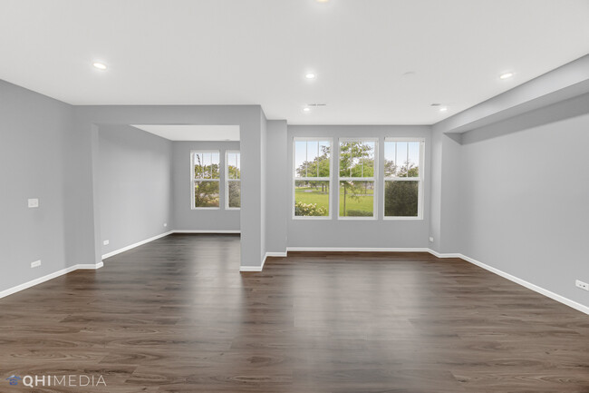 Building Photo - 597 Watercress Dr
