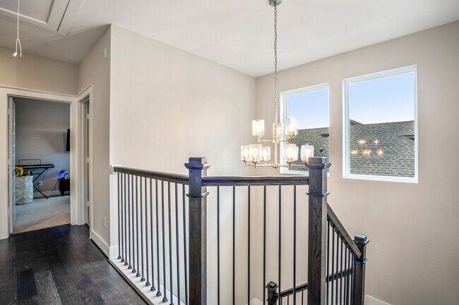 Building Photo - 222 Thistle Dr