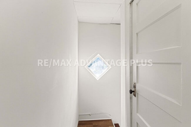 Building Photo - Apartment In Blackstone