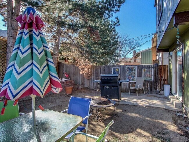 Building Photo - 854 S Rifle Way