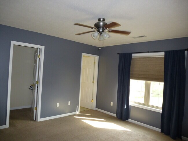 Building Photo - 14760 Justice Crossing