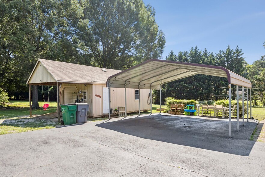 Building Photo - 5508 Crestland Ave
