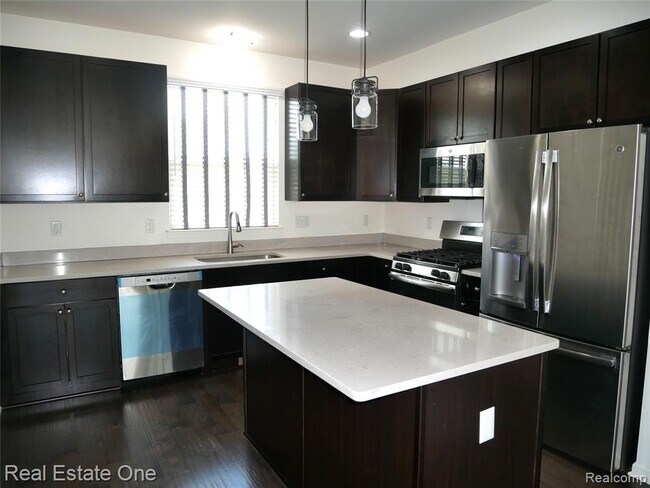 Building Photo - 4637 Bradley Cir