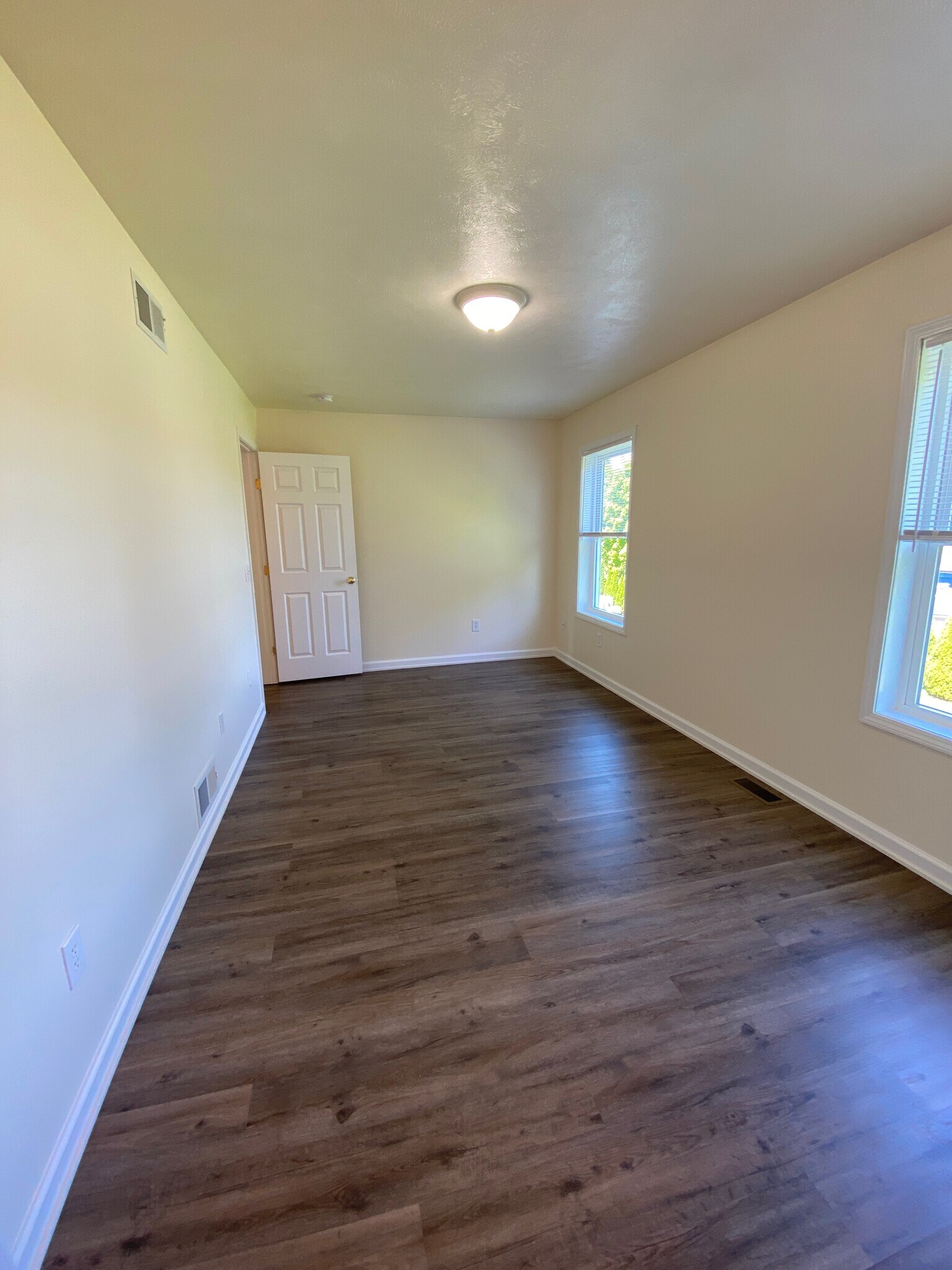 Building Photo - 204 Betsinger Rd