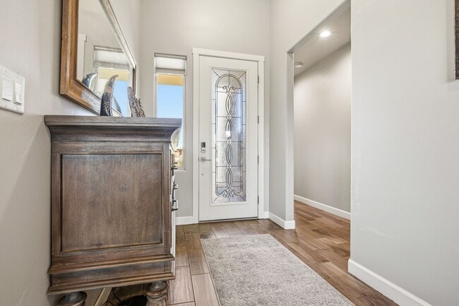 Building Photo - Beautifully Maintained 3 Bedroom Home in Mesa Village