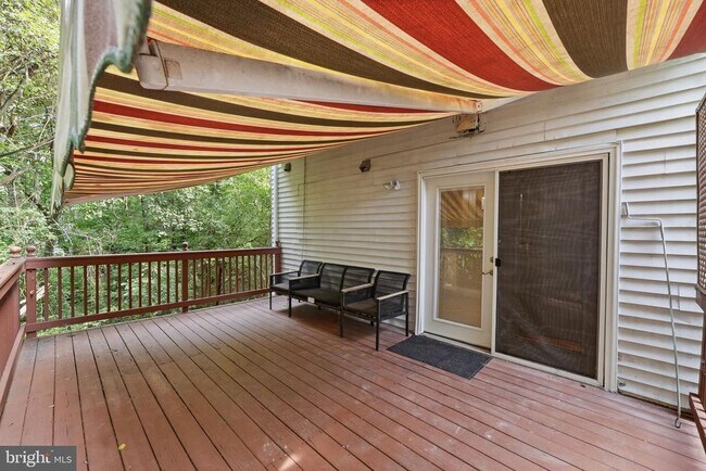Building Photo - 8562 Tyrolean Way