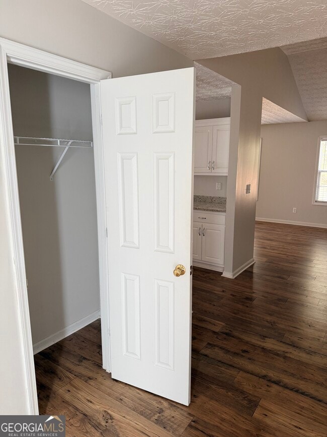 Building Photo - 128 Shadowbrooke Cir SW