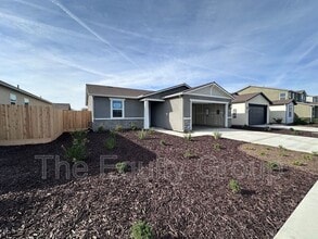 Building Photo - 2405 N Fontana St