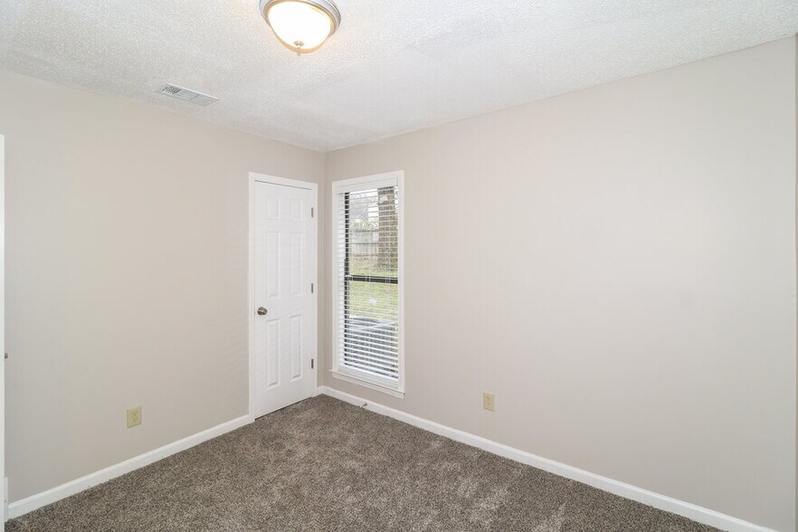 Building Photo - 3925 Birchshade Cove