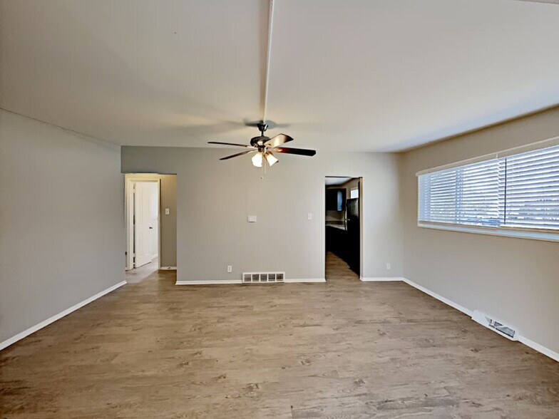 Building Photo - 1641 E 86th Pl