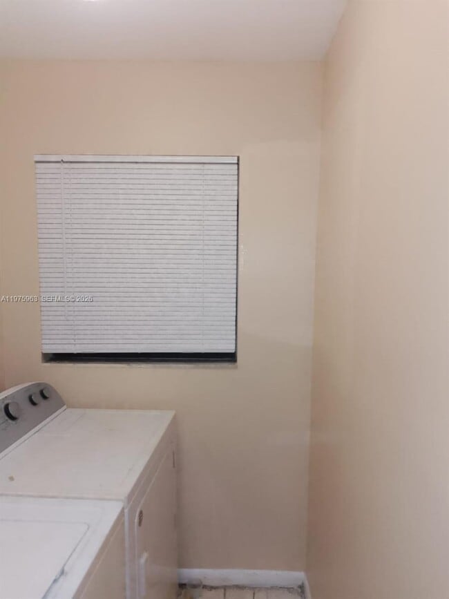 Building Photo - 11616 NW 35th Ct