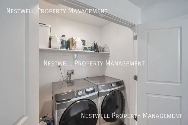 Building Photo - 1123 E Hatch Row