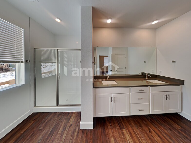 Building Photo - 15081 W 82nd Pl