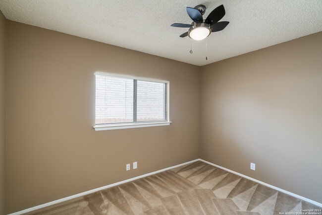 Building Photo - 9614 Fern Crest