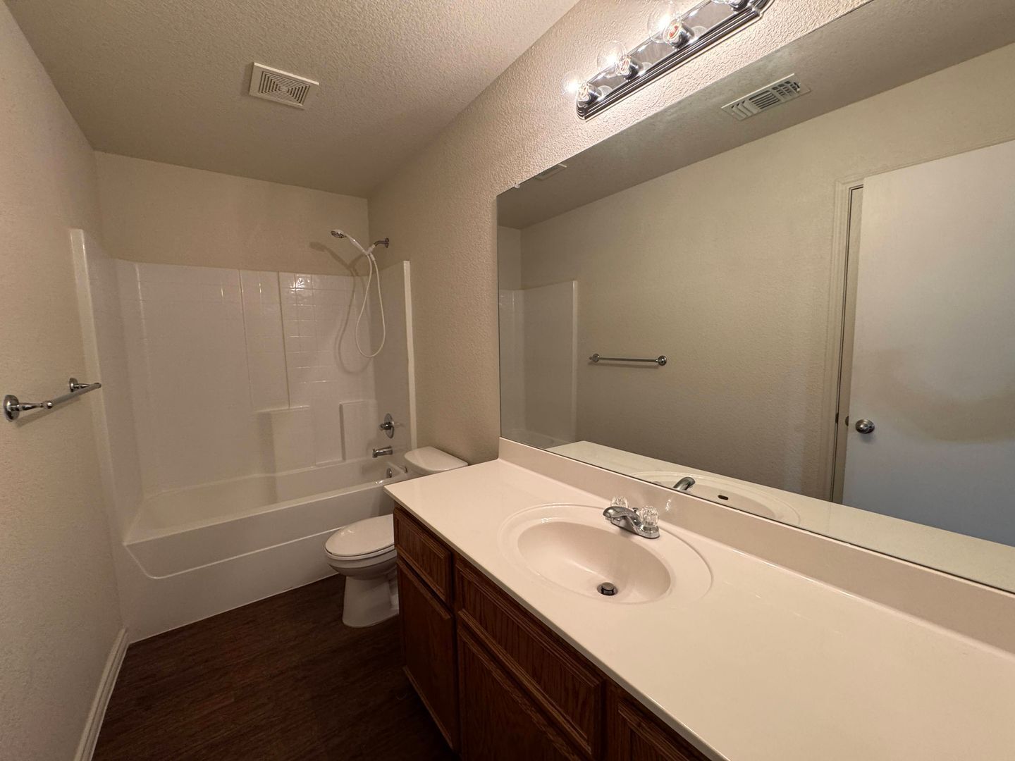 Building Photo - 1537 Justin Lp