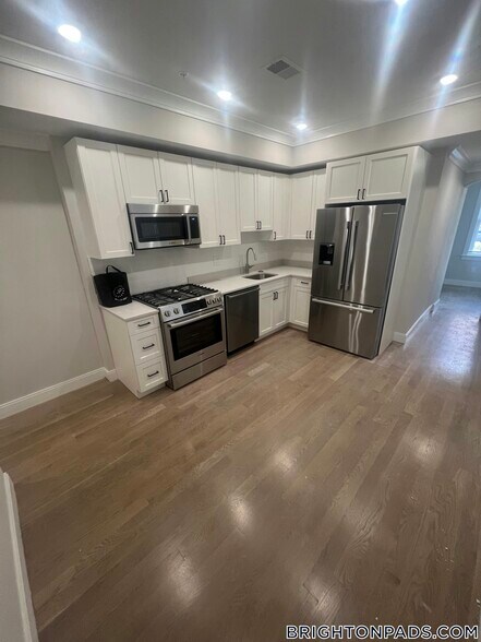 Building Photo - 47 Englewood Ave