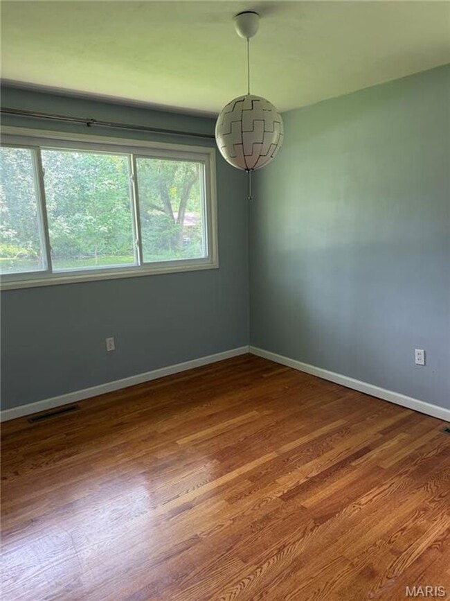 Building Photo - 709 Elkington Ln