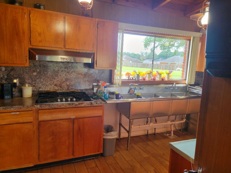 Building Photo - 2301 W James Lee Blvd