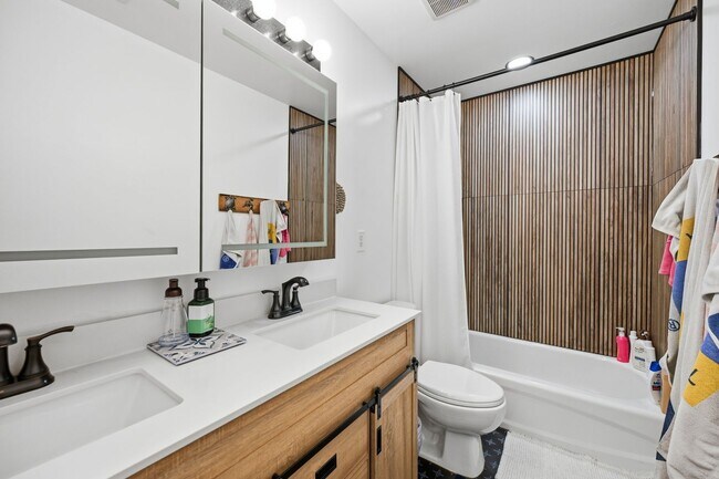 Building Photo - Spacious Home in a Great Leesburg Location