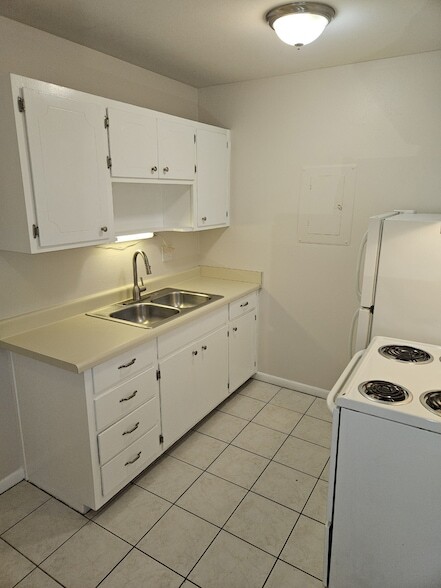 Building Photo - 2601 Hillsboro Pike