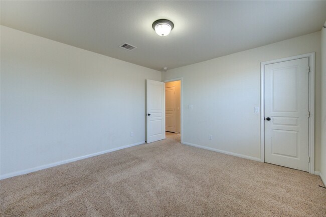 Building Photo - 15318 Benson Landing Dr