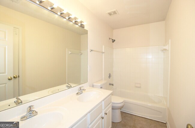Building Photo - 8155 Cavendish Pl
