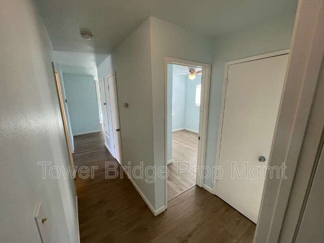 Building Photo - 8724 Halverson Dr