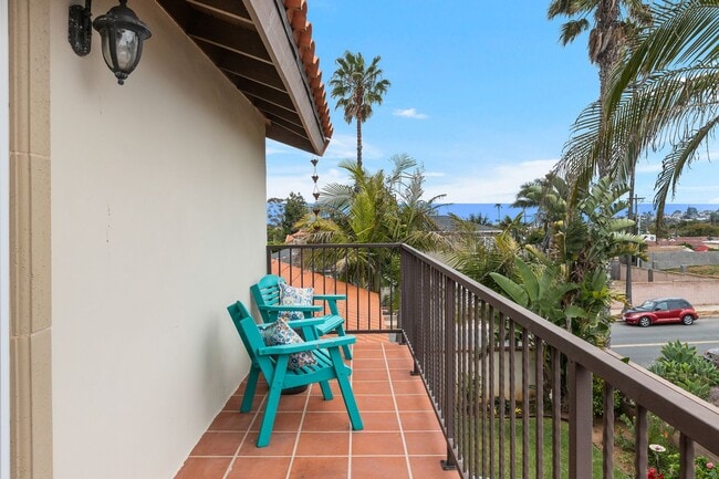 Building Photo - 4BD/2.5BA California Coastal Home with Swe...