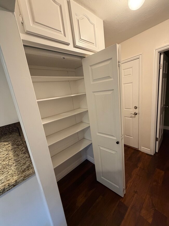 Building Photo - 8670 Snow Mountain Dr